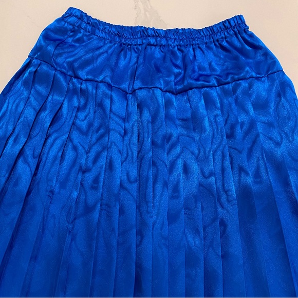 Vintage Midi Skirt, Pleated, Flowy, Blue, Elastic Waist (US S) - Picture 7 of 8